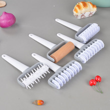 PP擀面杖滚轮刺针披萨打孔器创意切花器面条切披萨滚轮刀烘焙工具