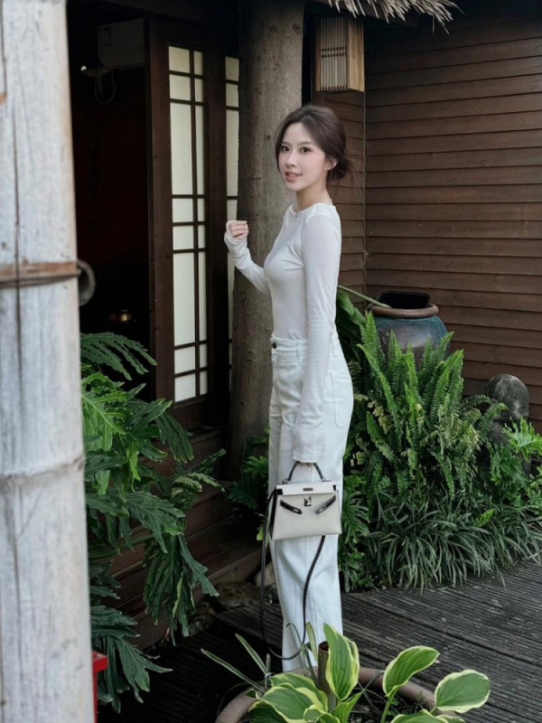 设计感白色薄款长袖上衣女2025新款夏季小个子阔腿裤打底衫两件套|undefined
