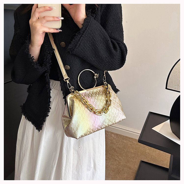 Borse da donna nuove transfrontaliere Borsa a tracolla a tracolla moda europea e americana Borsa da donna con fibbia a catena di fascia alta con texture_voghion.com