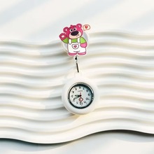 可爱卡通草莓熊挂表学生胸表医生护士怀表可伸缩夹式防水胸怀表