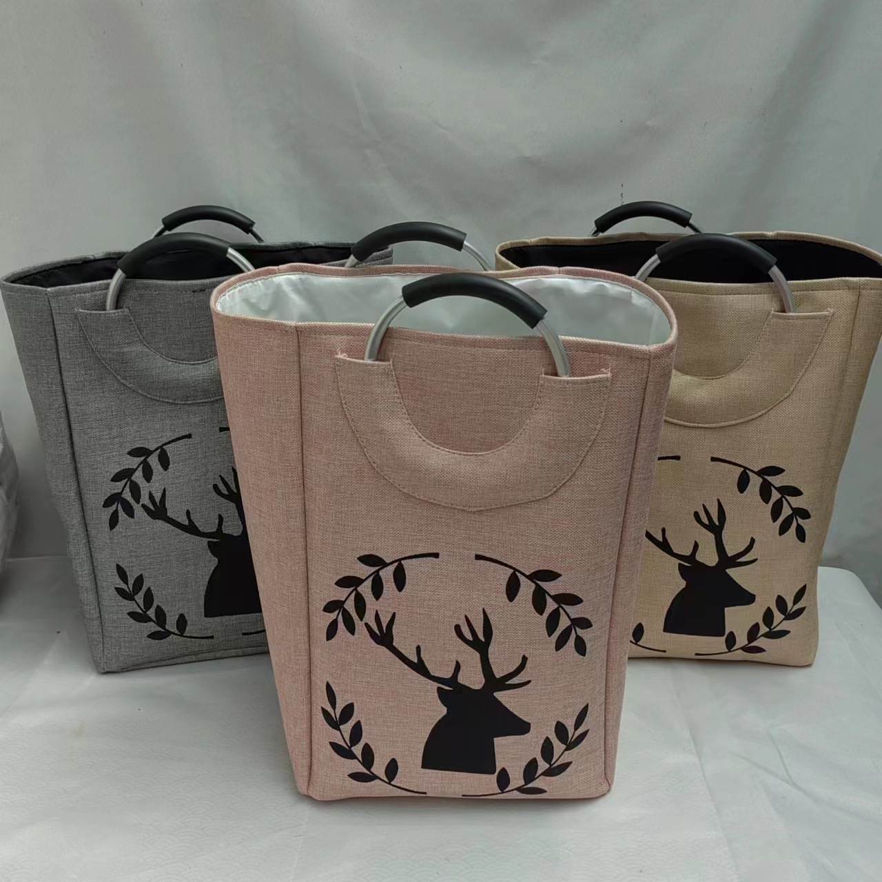 Folding handheld storage basket