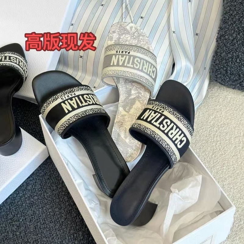 Embroidered High-Heeled D's 2025 New Letter Slippers for Women's Summer Outer Wear 4cm Thick Heel Non-Tiring Flats-Soled Slippers