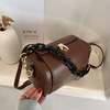 Fashionable retro shoulder bag, trend chain, one-shoulder bag, Korean style, 2021 collection