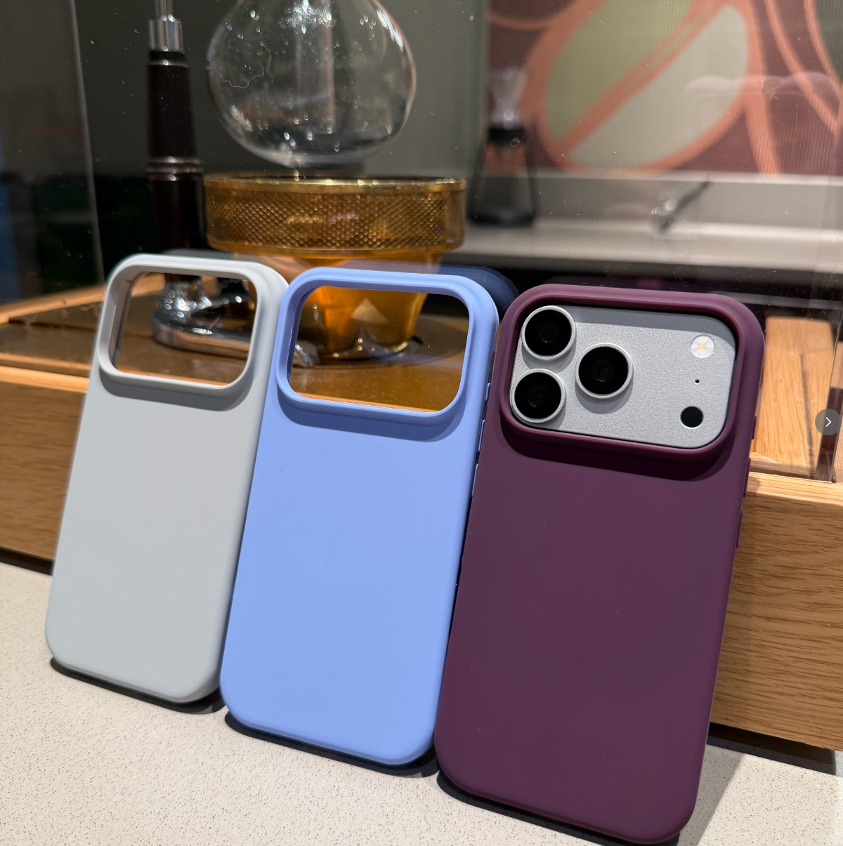 Funda Magnética para iPhone 18 / 17 / 16 Pro Max de Silicona Líquida con Protección Anti-caídas