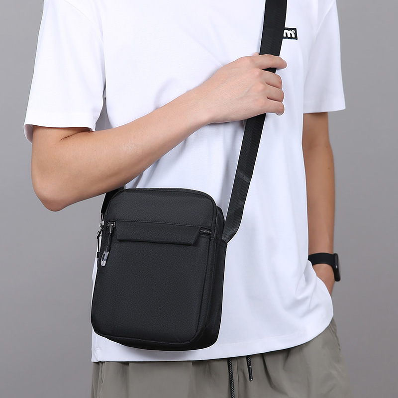Nuevo tipo de bolso de hombro casual para hombres, gran capacidad para viajar al aire libre, bolso portátil multifuncional, bolso de hombro ligero