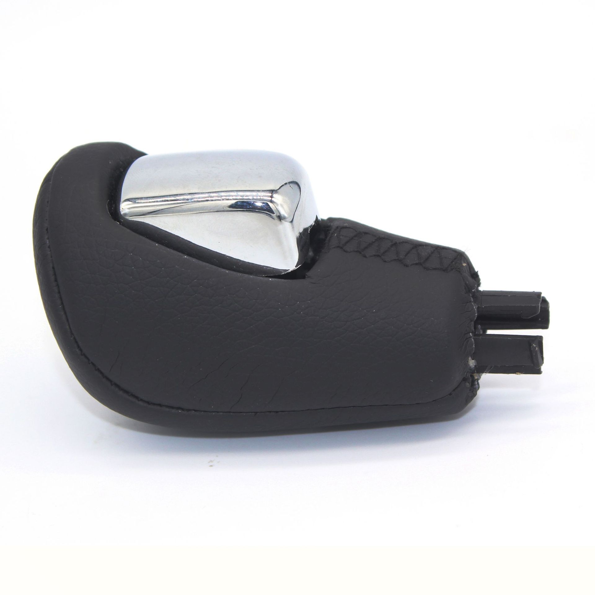 The gear shift knob is suitable for Ford Focus automatic transmission gear shift handle, gear lever handle, and car accessories