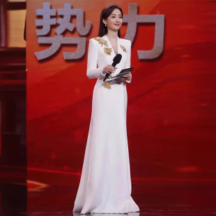 White Evening Dress for Women with Classy Banquet Elegant 2025 New Accessible Luxury Classy Niche Fishtail Dress Host