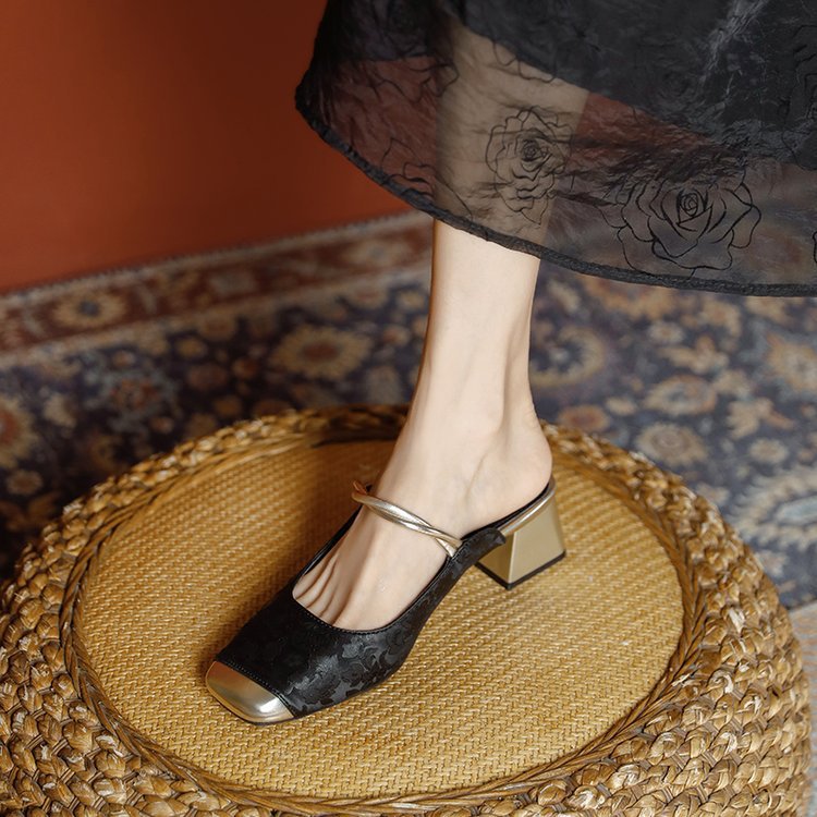 Explosión de zapatillas de verano 2026 nueva moda casual confortable sandalias de talón grueso para mujeres