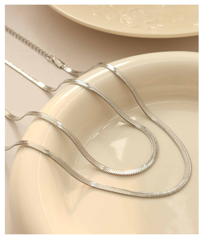 French fashion blade chain collarbone titanium steel snake bone chain