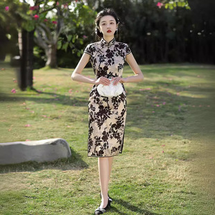 Factory Direct Sales of Chinese-Style Women's Silk Cheongsam Long Dress, Daily Improved Dress, Artistic Retro Style