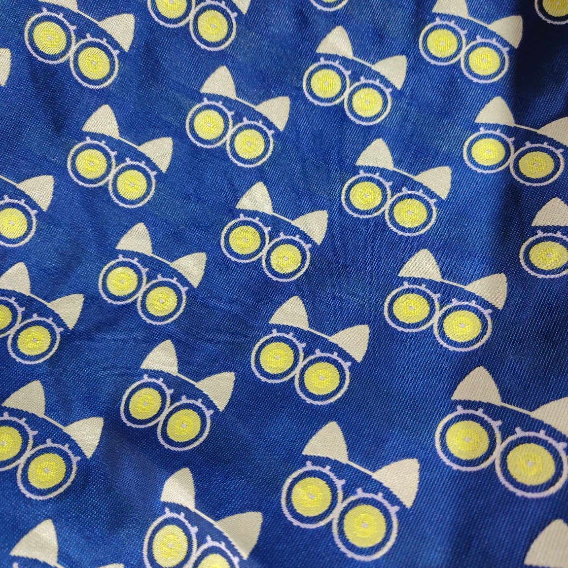 卡通图案猫猫眼睛色织提花面料连衣裙短裤外套箱包布料