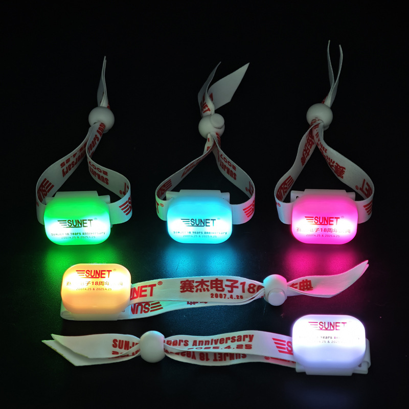 Pulseras LED personalizadas con control por puntos para festivales de música y conciertos, pulseras de animación con control remoto DMX, personalizadas con tu propio diseño.