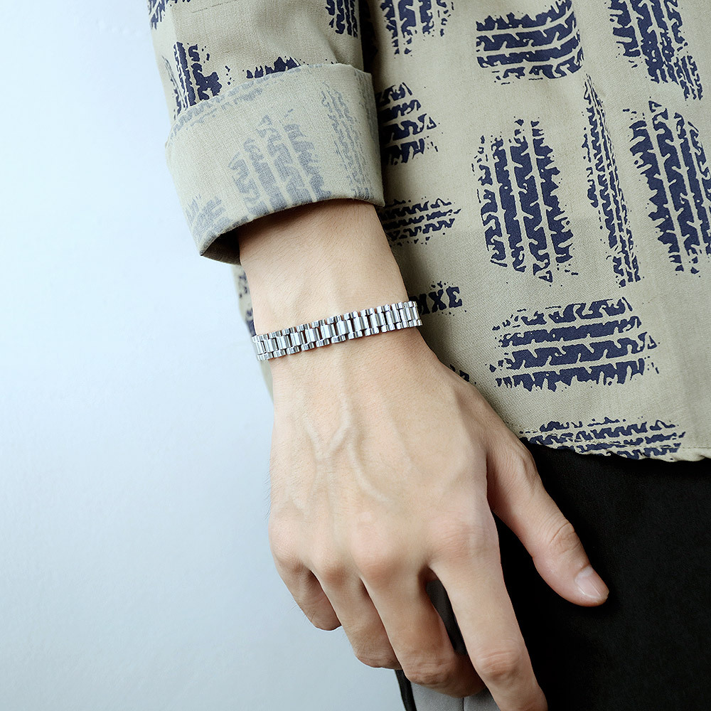 36g Weight Bracelets Classification Business, Travel Occasion Titanium Steel Material Geometric Pattern Men'S Gender Stoving Varnish Design Gold, Black Color Stainless Steel Fashion Men's Watch Chain Bracelet Wholesale Jewelry Nihaojewelry 3