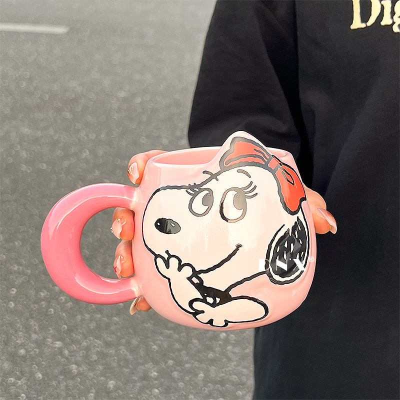 Snoopy tazas de regalo de cumpleaños tazas de cerámica copas de agua tazas de oficina niños 2025 nuevas tazas de café