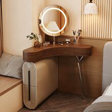 �й��L��ľ�D����y̨�ռ{������һ�w����С���͹ս����ǻ��y̨��