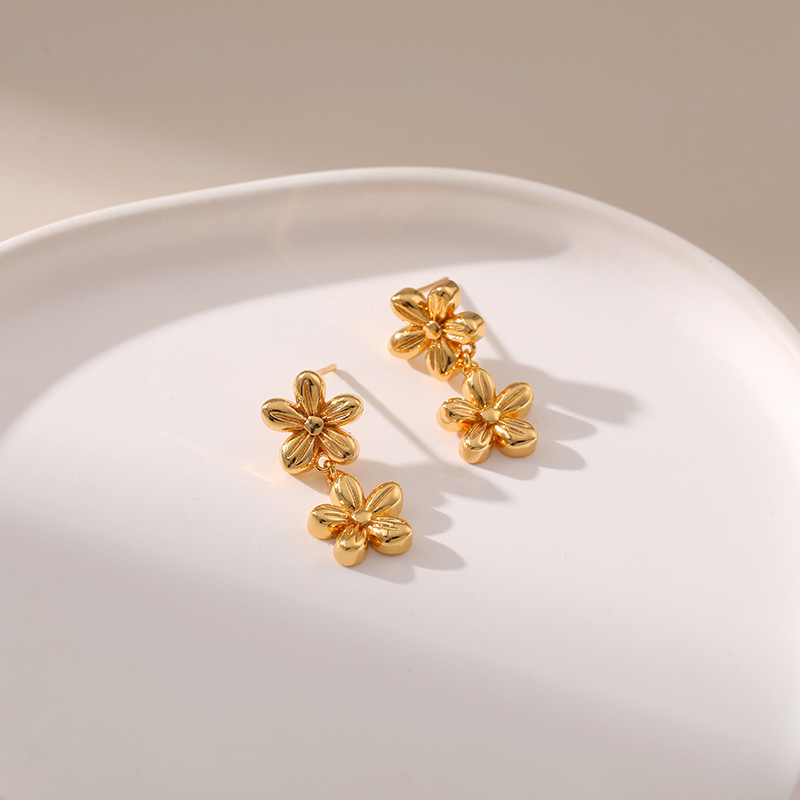 1 Pair Elegant Lady Sweet Geometric Flower Plating Copper 18K Gold Plated Ear Studs display picture 3