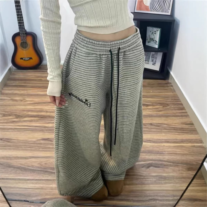 Vintage 2026 Lazy Striped Casual Sweatpants for Women, Retro Hot Girl Style, Loose and Relaxed Feel, Thick Wide-Leg Pants Vintage 2026 Lazy Striped Casual Sweatpants for Women, Retro Hot Girl Style, Loose and Relaxed Feel, Thick Wide-Leg Pants