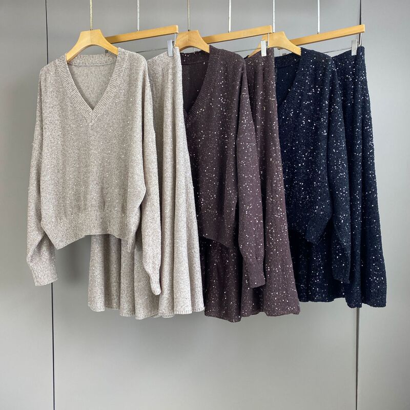 Nanyou Gongpin 25 Autumn/Winter New Bc Sequin V-Neck Linen Cashmere Knit Sweater Fashion Elastic Waist Skirt Set Nanyou Gongpin 25 Autumn/Winter New Bc Sequin V-Neck Linen Cashmere Knit Sweater Fashion Elastic Waist Skirt Set