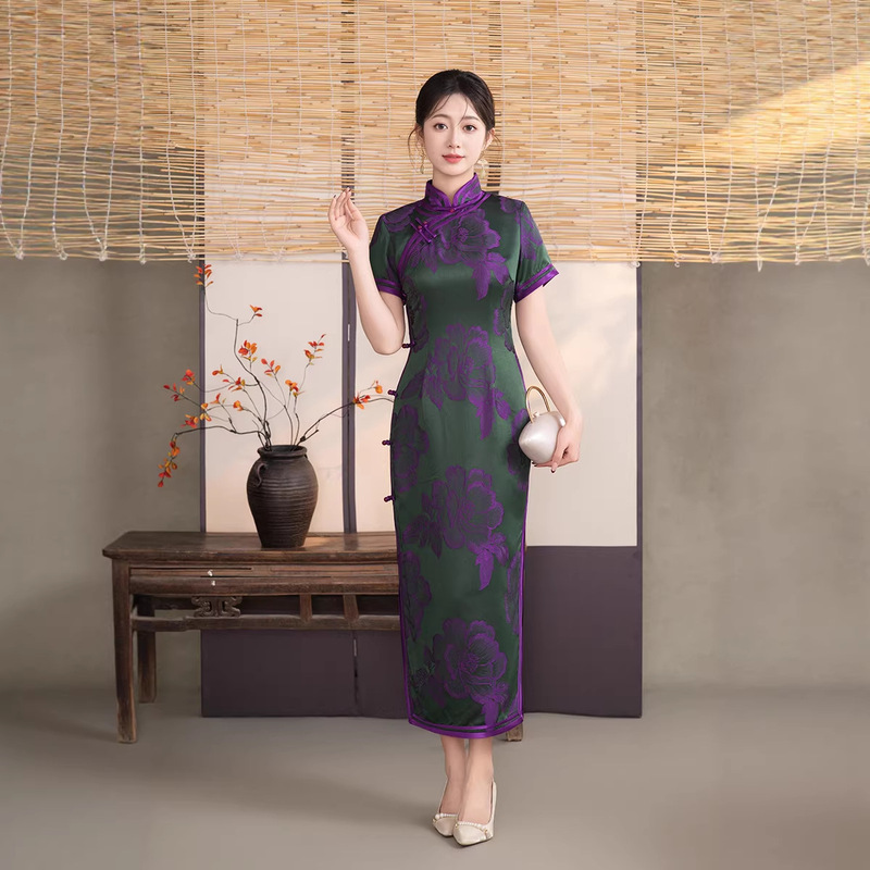 Spring and Summer Traditional Cheongsam 2026 New Model Chinese Style Elegant and Graceful Traditional Chinese Beauty Purple Old Shanghai Cheongsam