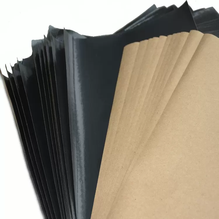 源头工厂黑色淋膜纸黑塑防水遮光复合牛皮纸单面黑色PE淋膜纸