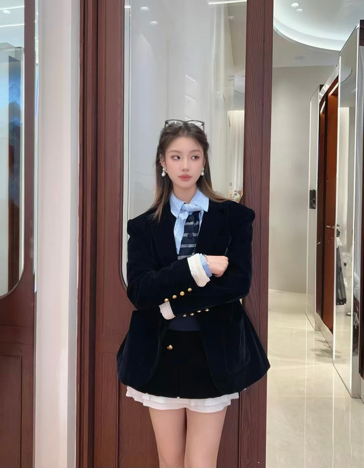 Lajia's 2026 Model In Navy Blue, Old Money Style, Silhouette-enhancing, Waist-cinching, Slimming Velvet Blazer With A_ecoleips.com