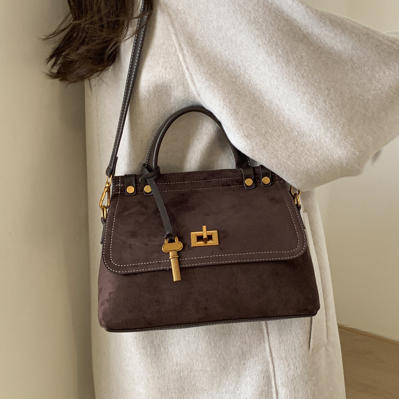 韩系时尚精致手提小包包女2025新款复古洋气凯莉包通勤单肩斜挎包