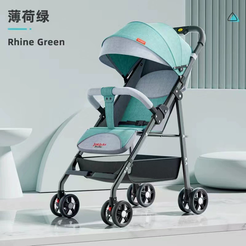 Детская коляска может сидеть и лежать одним нажатием