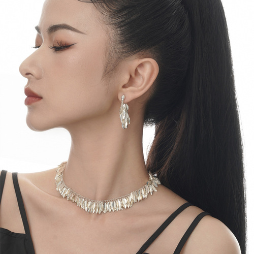 E1300 Grass skirt series swaying earrings temperament S925 sterling silver leaf earrings women's niche ethnic style earrings