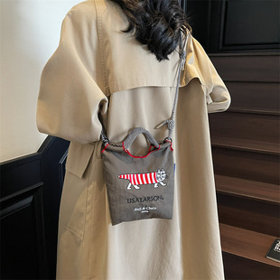 ������Ů����ٴ�2025�¿����e�μ�б����������б�������ˮͰ��