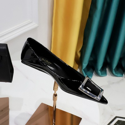 2873-K16 European and American Versatile Simple Commuter Women's Shoes Flat Shoes Lacquer Leather Shallow Mouth Pointed Metal Buckle Flat Heels