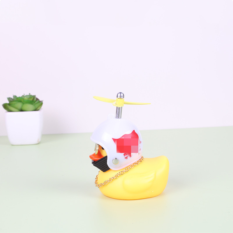 Broken Wind Duck Decoración de coche Adornos Red de coche con casco Tik Duck Little Yellow Duck Car Turbo Duck