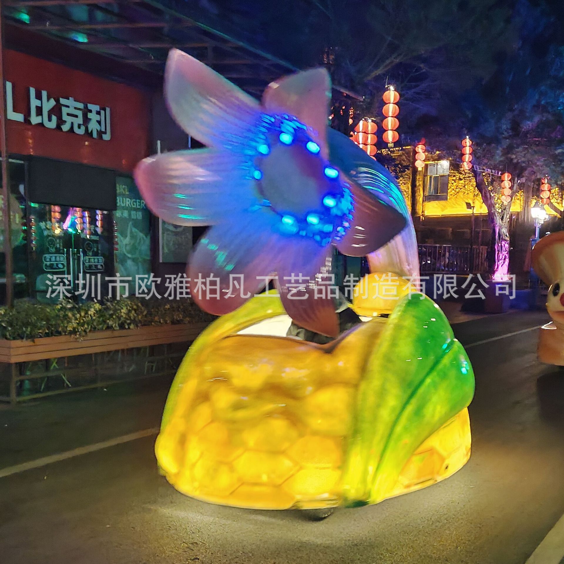 发光玻璃树.公共场所发光美陈.发光玻璃钢制品.内发光玻璃钢制品