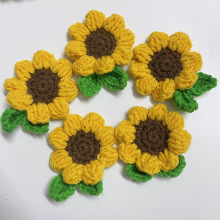 手工编织向日葵钩织花服饰配件厂家直供胸花发饰钥匙扣挂饰挂件
