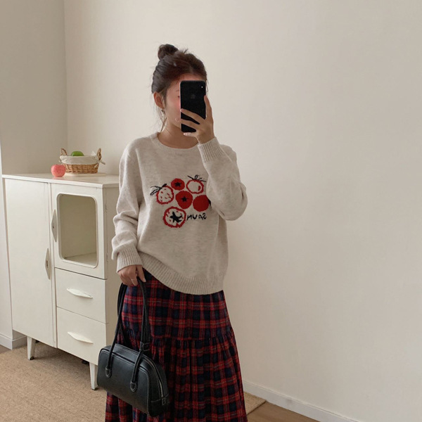 萌萌果。针织刺绣羊毛衫女秋冬新款长袖圆领设计感休闲针织衫上衣