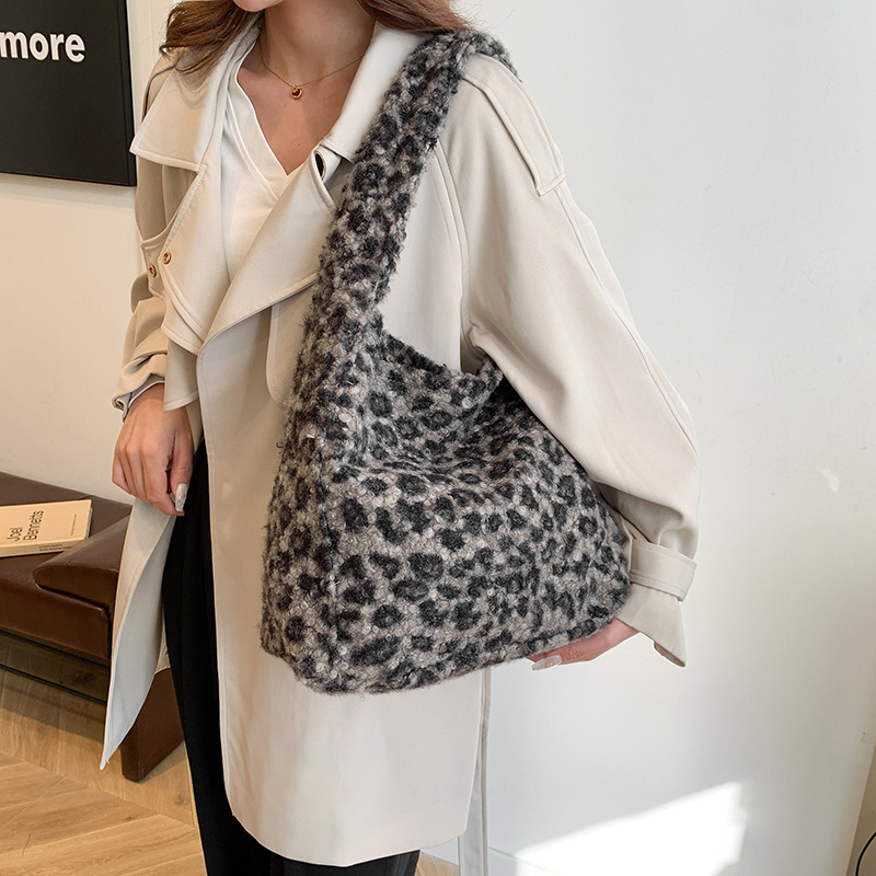 2024 nuevo estilo coreano ins de viento de peluche tweeter de gran capacidad hombro único brazo oblicuo bolsas de lana bolsas de ocio para mujeres