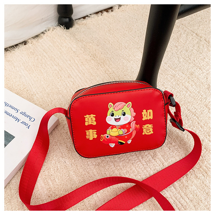 2026 bolsos de Año Nuevo para niños dibujos animados lindos impresión bebés sobre rojo de Año Nuevo bolso de hombro festivo para hombres y mujeres