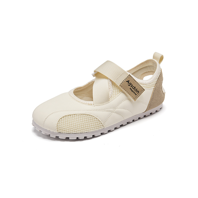 Sandalias deportivas de Baotou de Shifu 2026 nuevas zapatos casuales ligeros de malla de primavera zapatos de velcro pequeños zapatos blancos