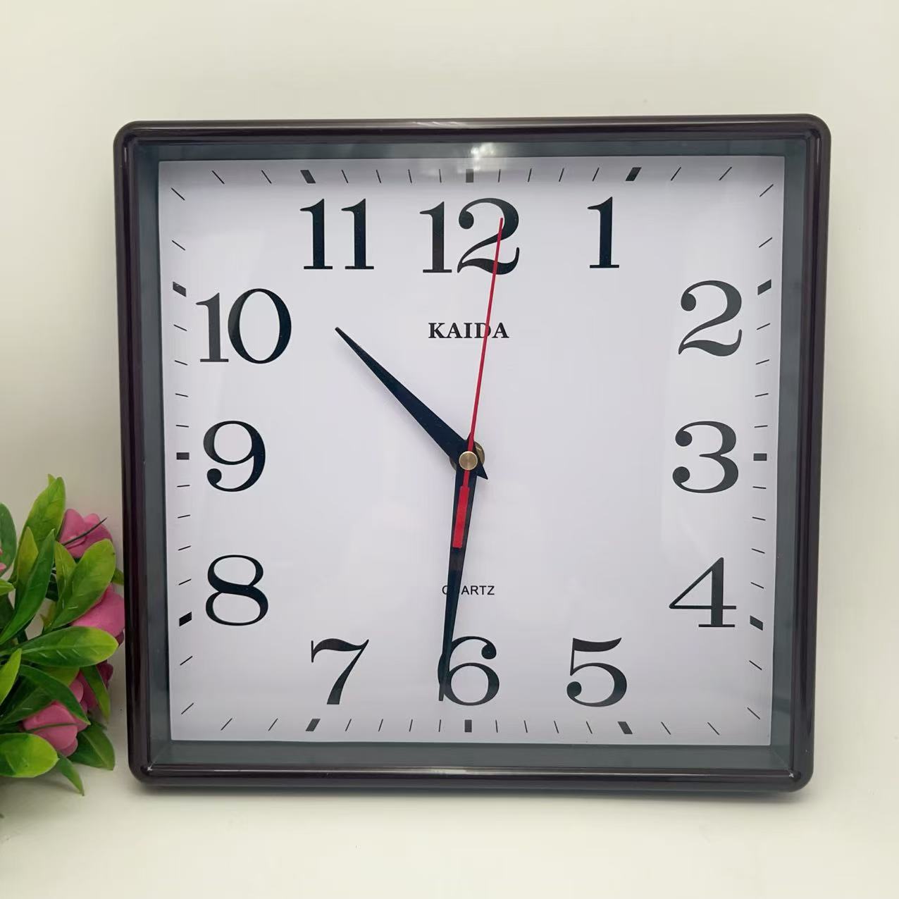 Wall clock wholesale new 10 inch square household jump seconds simple living room clock wall clock power saving quartz clock