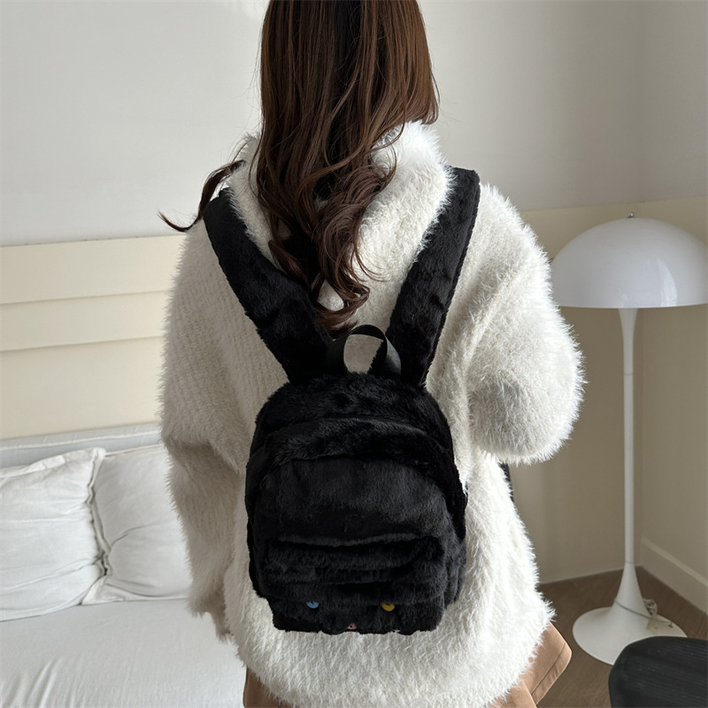 Mochila de peluche de niña dulce caliente, mochila de hombro, otoño y invierno 2024, nueva bolsa de almohada peluda, bolso de mano