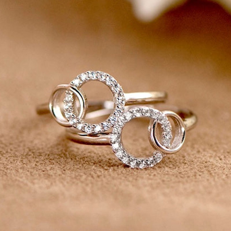 Interlocking Double Circle Ring For Women - Elegant Designer Ring_voghion.com