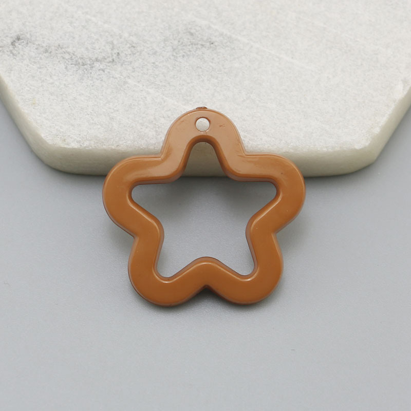 Color estrella de cinco puntas llavero acrílico colgante dopamina accesorios de joyería 30mm flor en forma de ciruela material