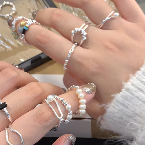 Xiaohongshu blogger's same accessory ring niche design high-end elastic rope broken silver ring for women simple style