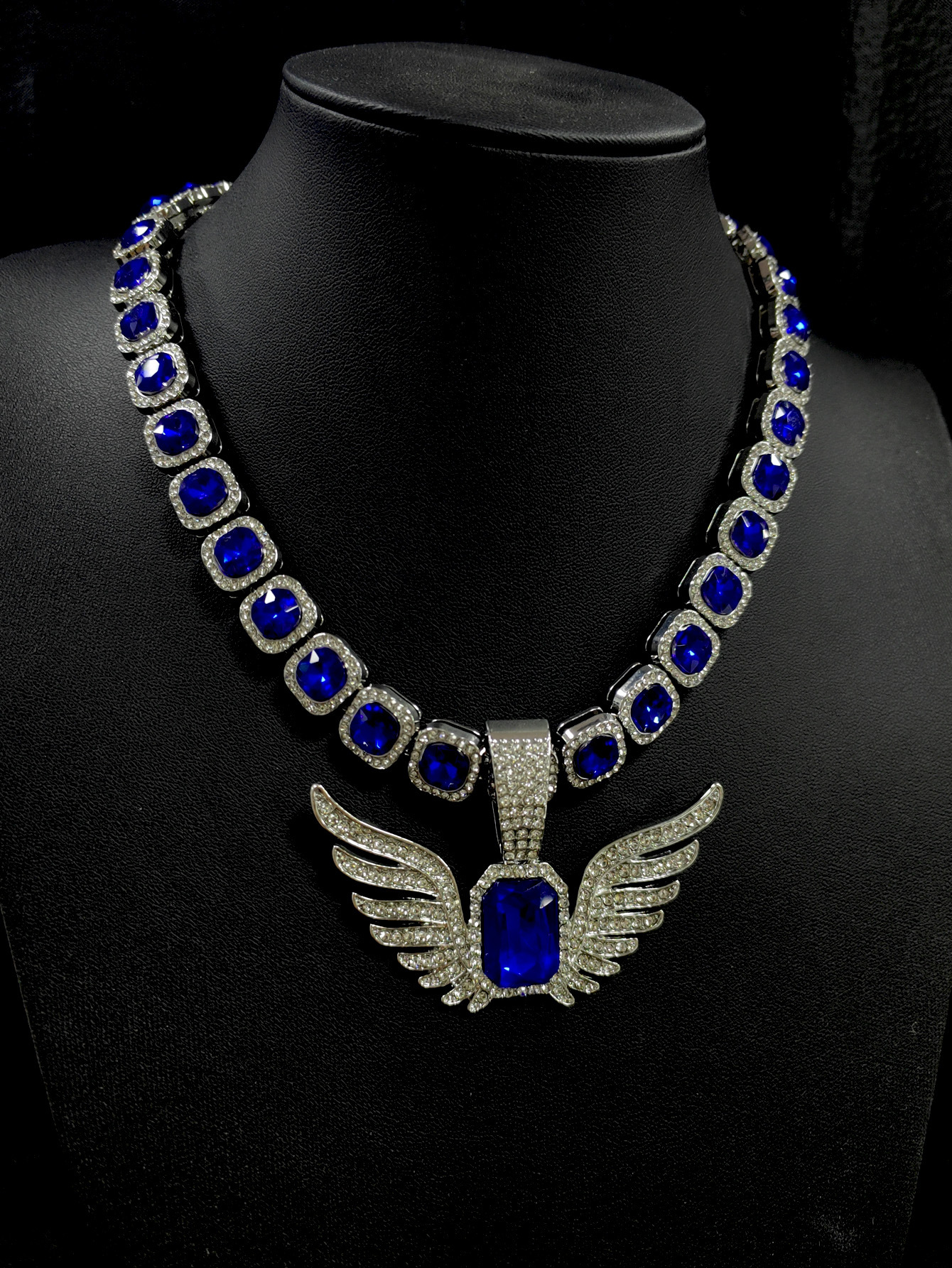 Emerald Wing Pendant Necklace For Men And Women Fine Jewelry_voghion.com