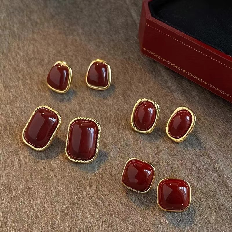 Burgundy Retro Heart Autumn and Winter New Year Earrings Women's New Set Bridal Earrings Gold Edge High-End Earrings Burgundy Retro Heart Autumn and Winter New Year Earrings Women's New Set Bridal Earrings Gold Edge High-End Earrings