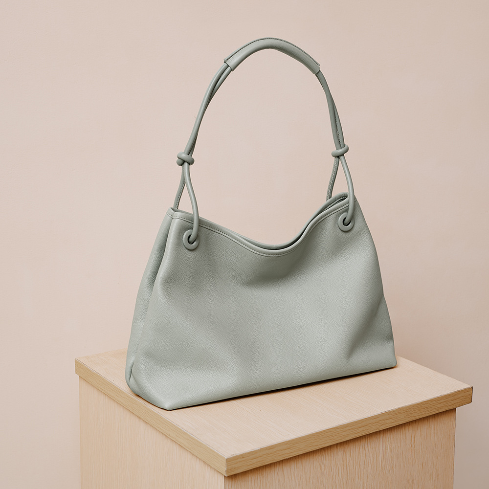 Niche Design Minimalist Shoulder Tote Bag Large Capacity Women's Underarm Bag Premium Genuine Leather Commuter Handbag