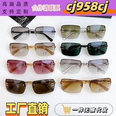 Xiaoxiangjia の新しいトレンディなブランドのサングラス、男性と女性用、高品質のメタルフレーム CH4104