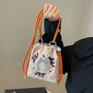 Te traemos nuevas tendencias, bolsos de moda