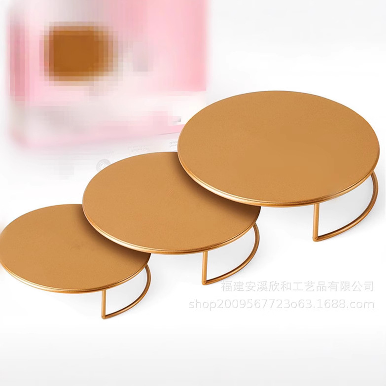 Mesa de postres de hierro forjado estilo europeo golden snack rack boda estante de pastel de fiesta de cumpleaños decoración de postres rack de tres piezas combinación