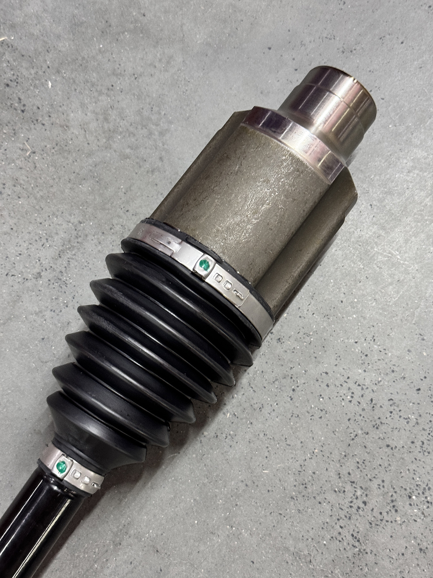 In-stock at the warehouse: Tesla Model S 2012-2016 front right half axle assembly 1030616-00-D