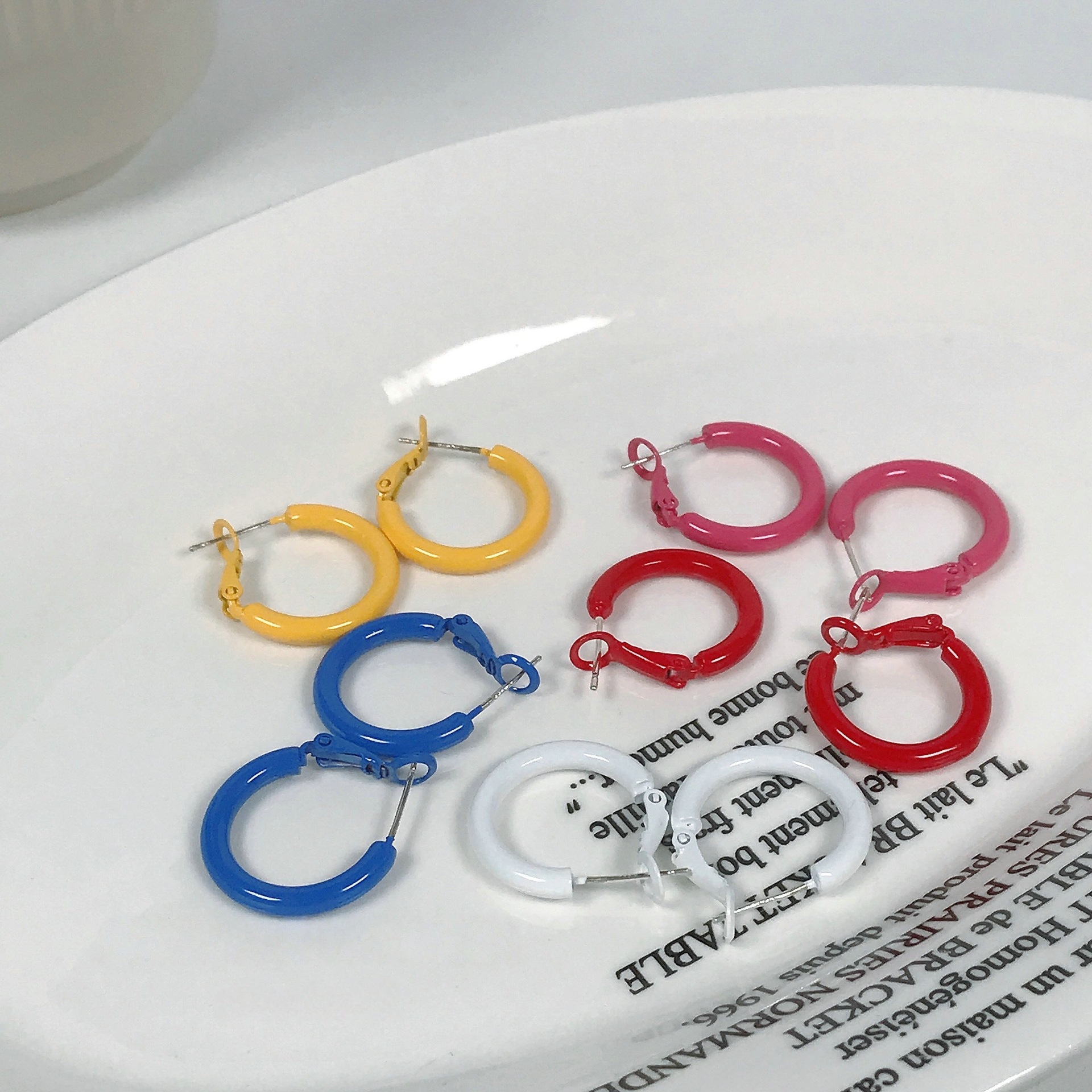 Candy-Colored Youthful Minimalist Ins-Style Round Small Hoop Earrings with a College Vibe and Colorful Dopamine Design